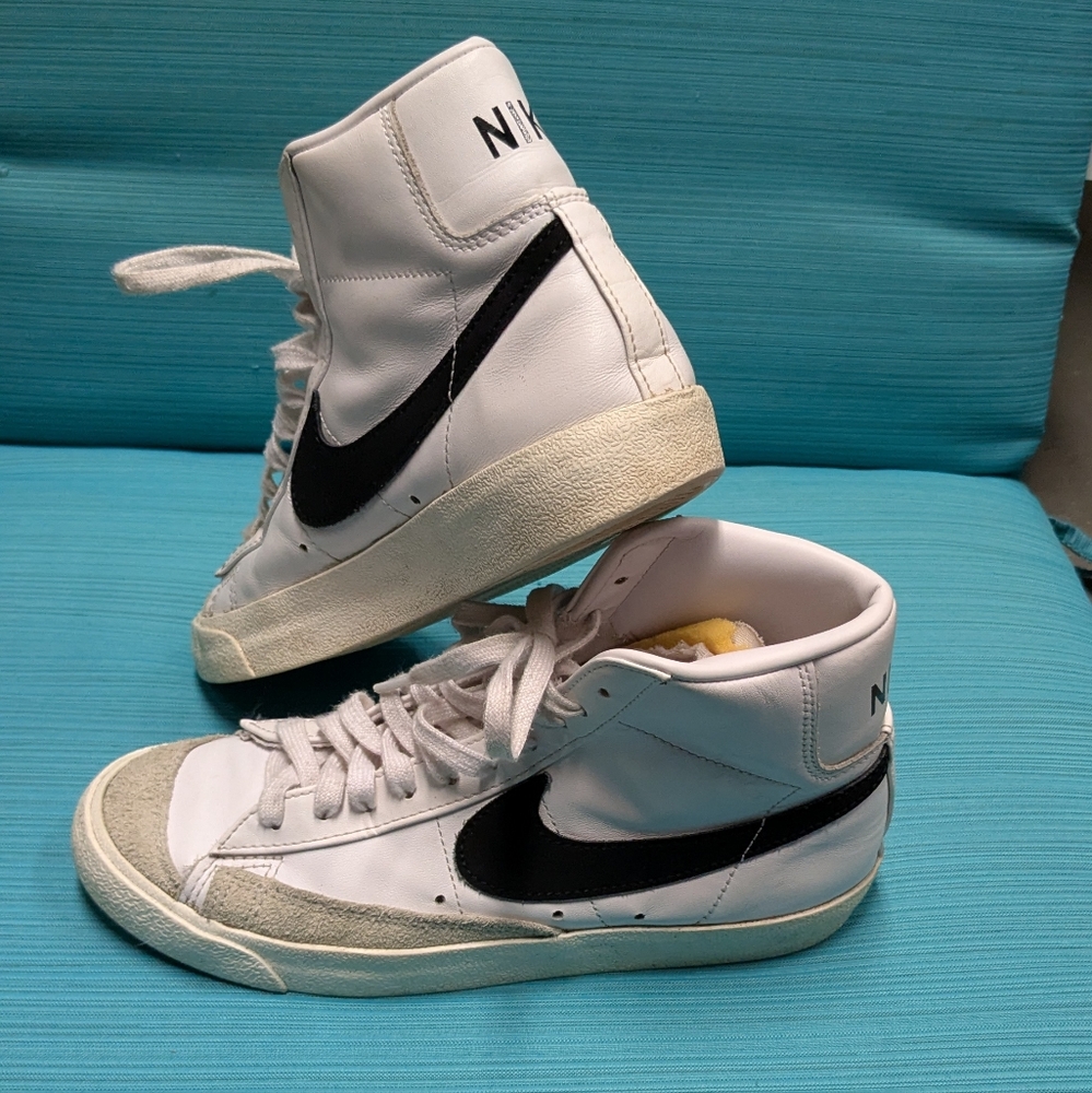 EUC Nike Blazer '77 Mid White/Black - Men's 8/Women's 9.5